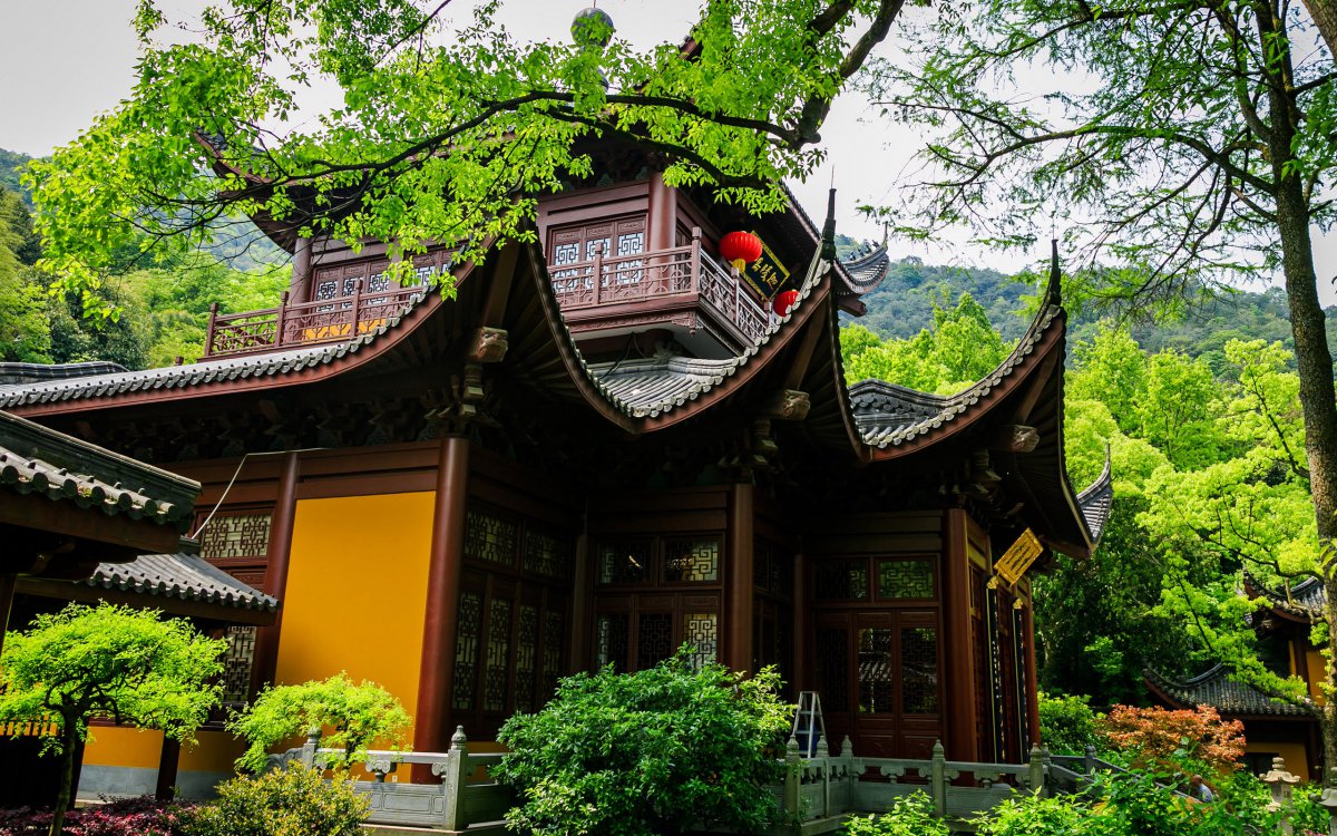 Pictures of architectural scenery of Lingyin Temple in Hangzhou, Zhejiang
