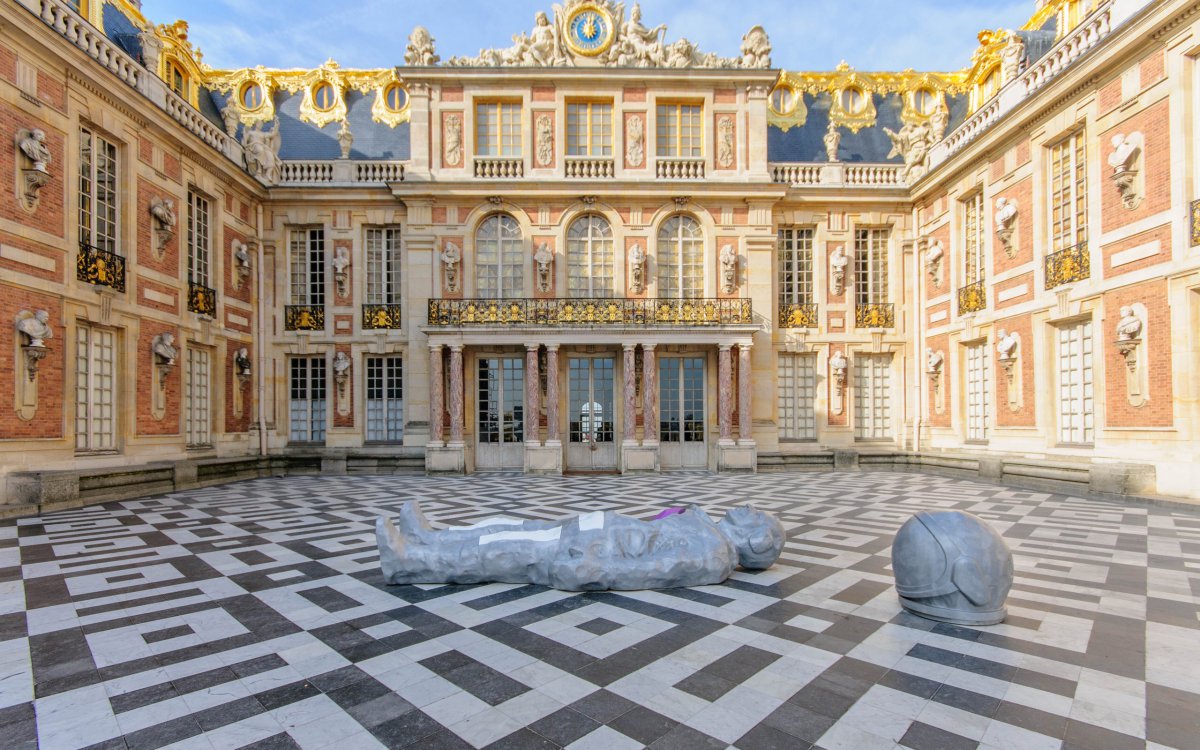 Spectacular architectural landscape pictures of Versailles Palace in France
