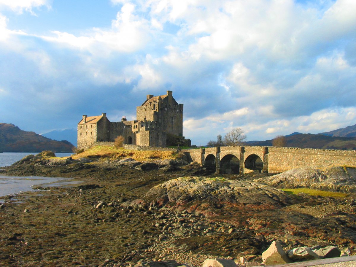 Architectural landscape pictures of the ancient Scottish Eilean Donan Castle