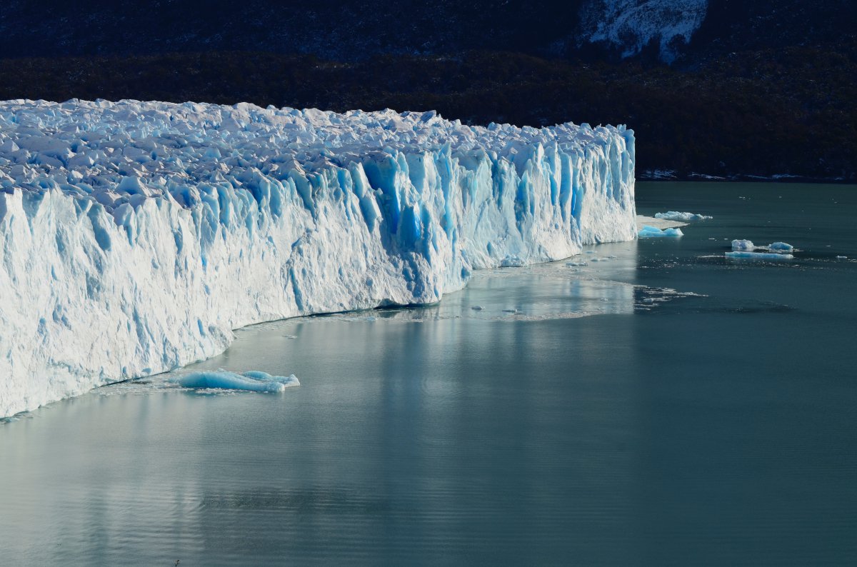 Pictures of glaciers on the water surface