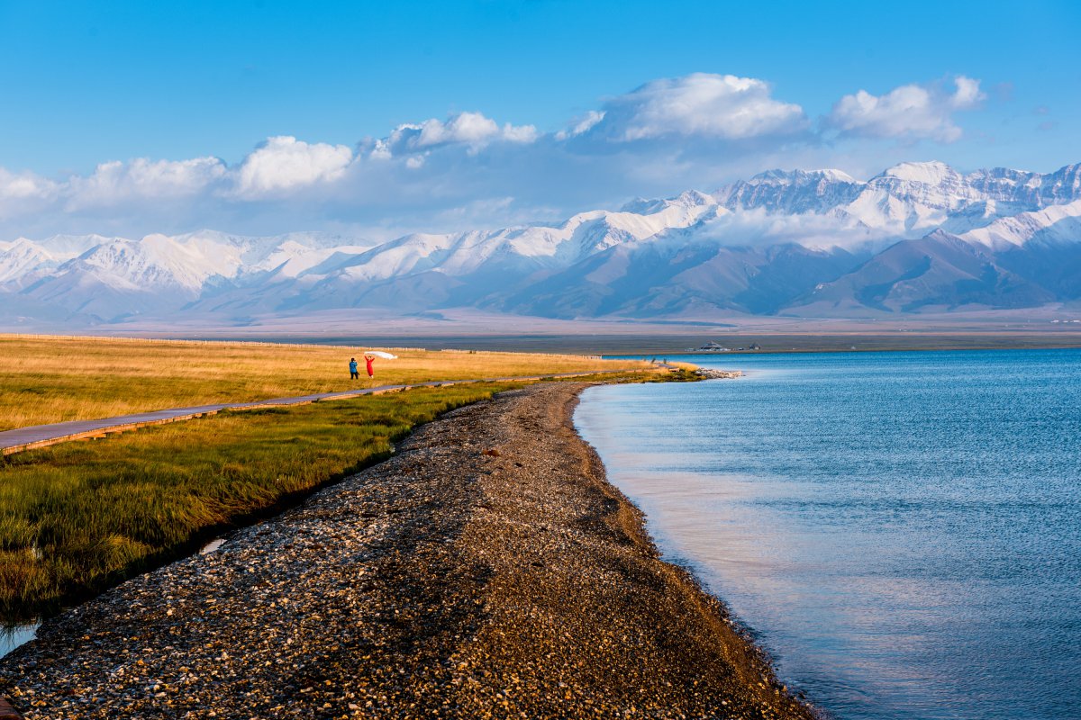 Xinjiang Sailimu Lake natural scenery pictures