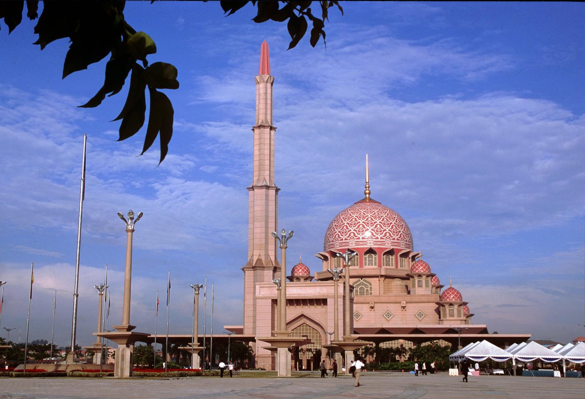 Pictures of Sabah Floating Mosque
