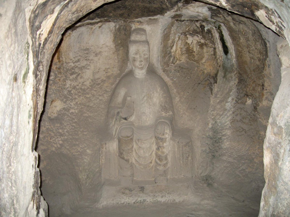 Pictures of Longmen Grottoes in Luoyang