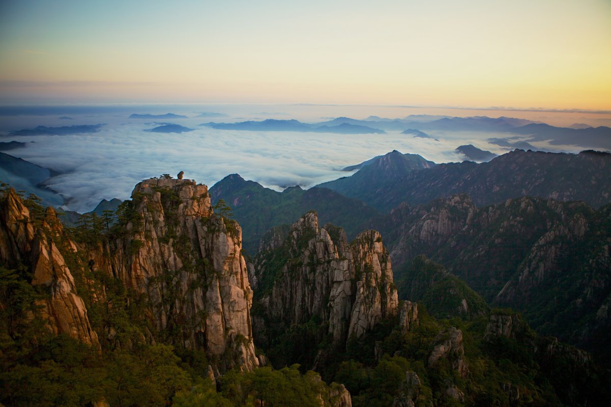Pictures of the majestic natural scenery of Huangshan Mountain in Anhui Province