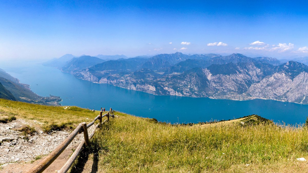Lake Garda, Italy natural scenery pictures