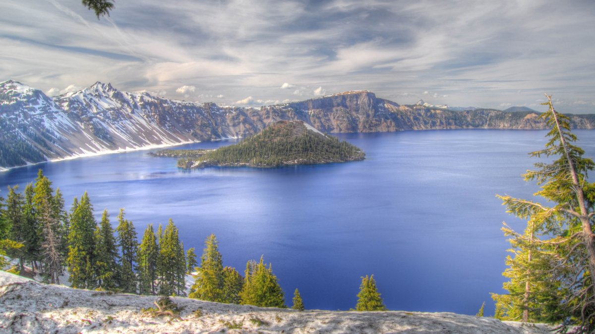 American Crater Lake Natural Scenery Pictures