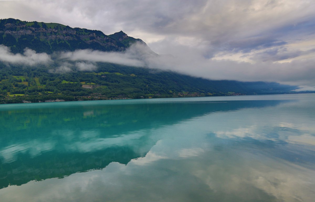 Lake Brienz scenery pictures in Switzerland