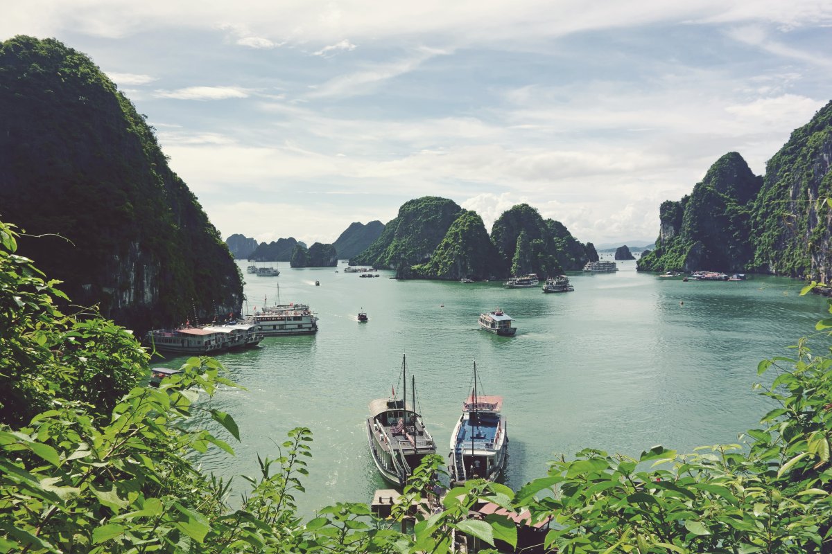 Beautiful scenery pictures of Halong Bay