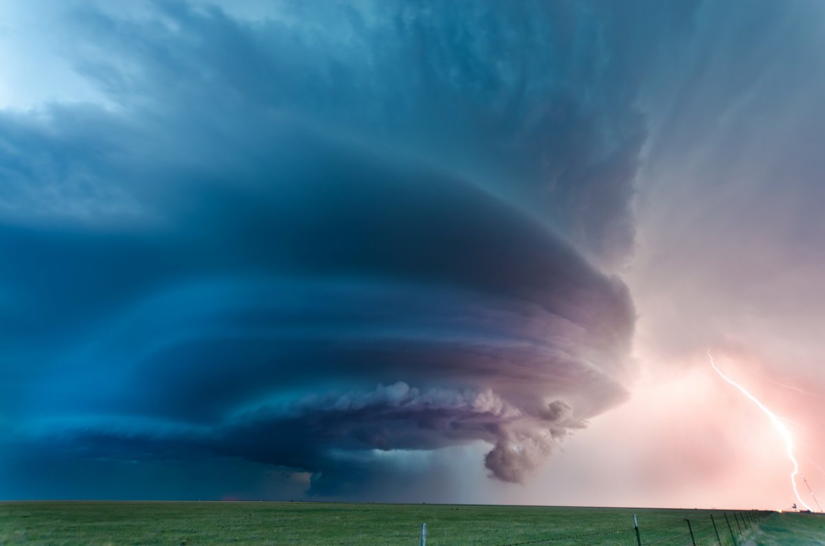 Tornado background picture