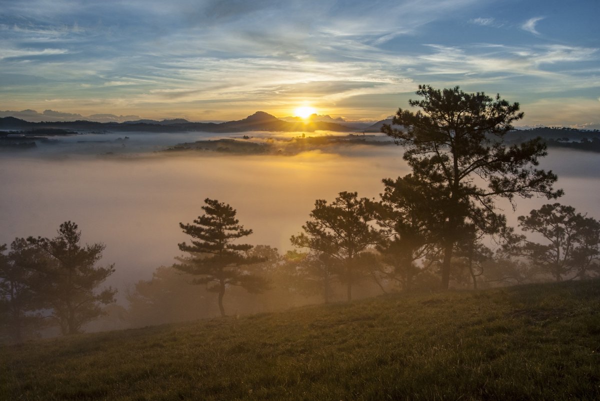 Dawn clouds and fog landscape photography pictures
