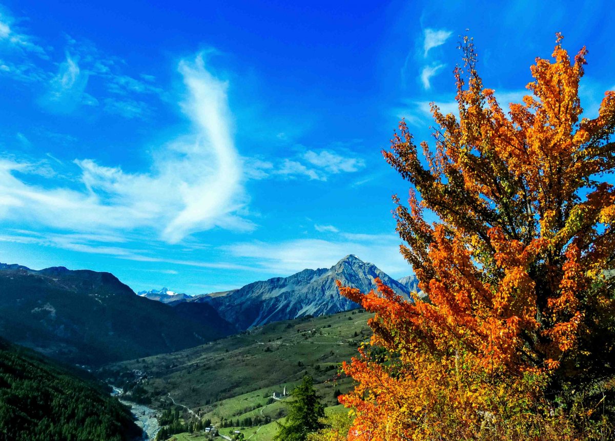 Autumn Alps landscape pictures