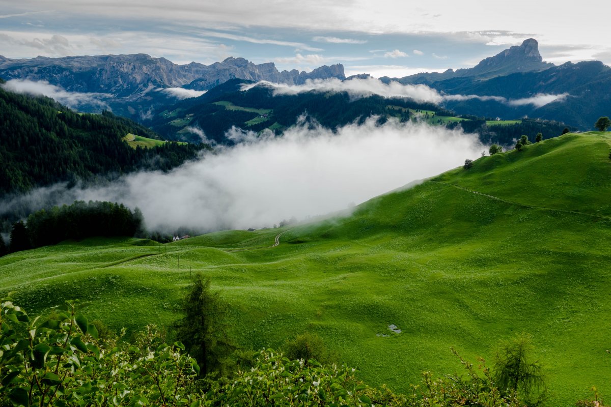 italian meadows mountains landscape pictures