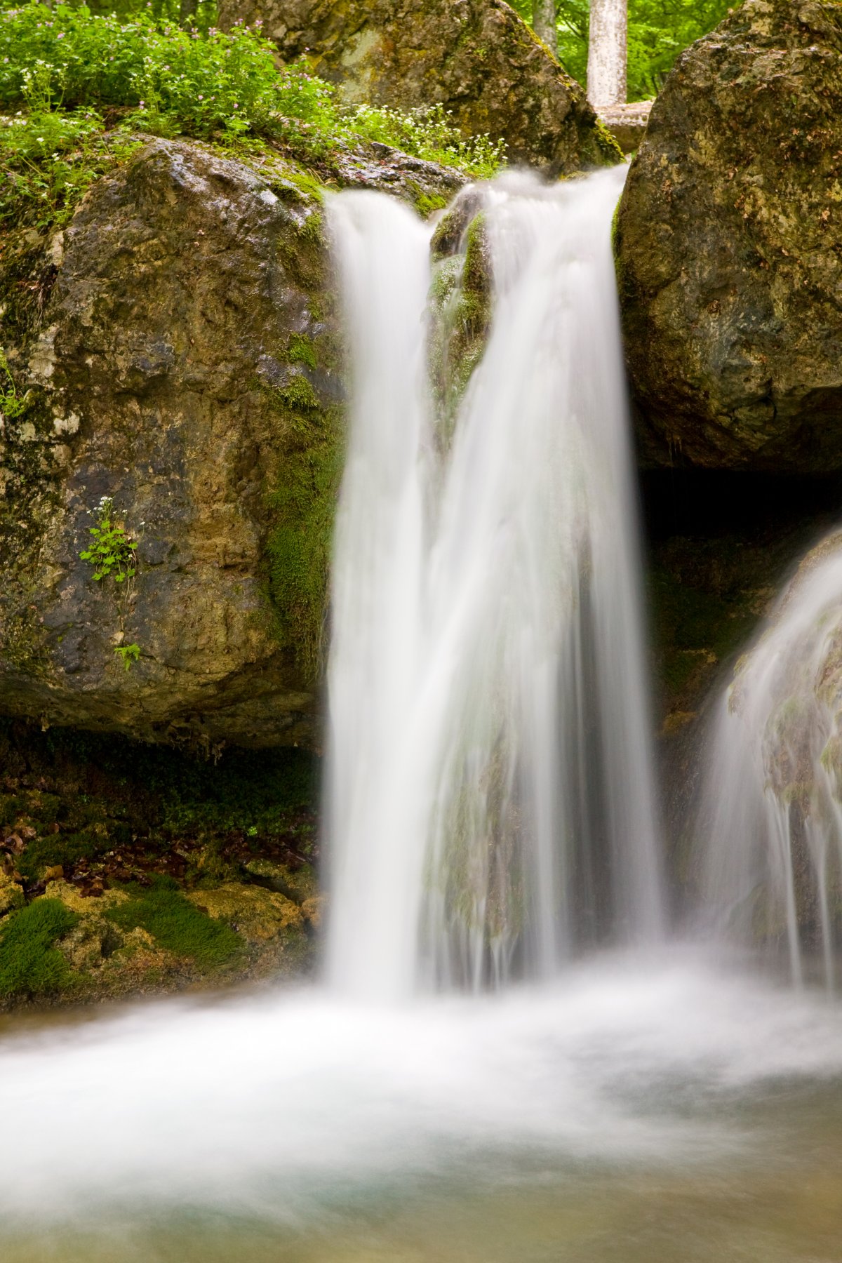 Pictures of landscapes and waterfalls