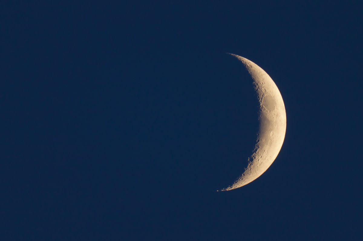 HD crescent moon pictures