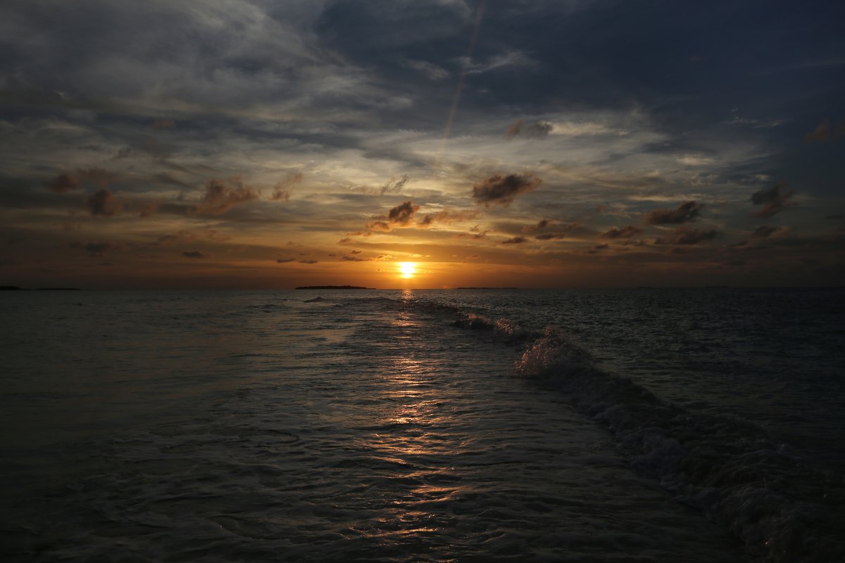 sea ​​level sunrise picture