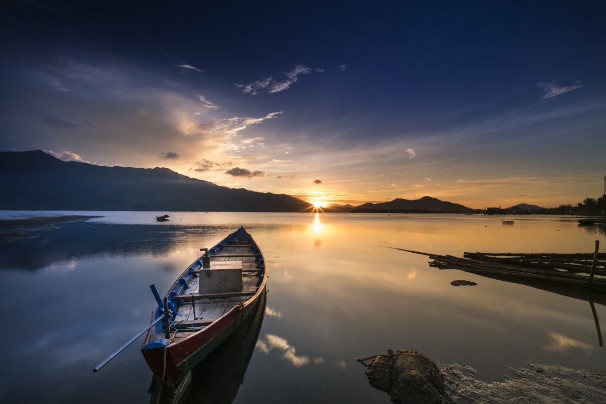 HD landscape picture of sunset boat