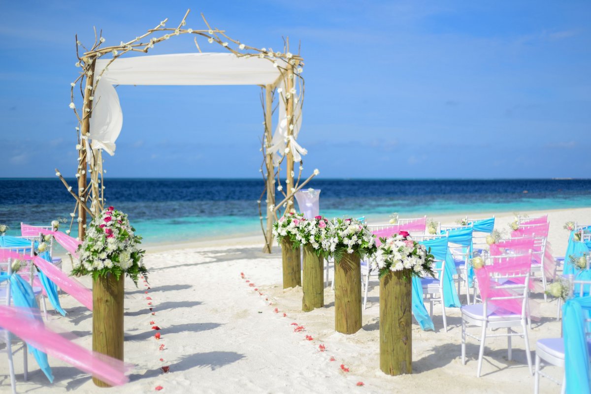 Beach wedding decoration pictures