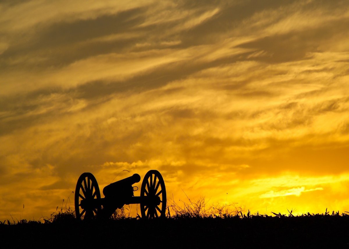 Pictures of cannons at dusk
