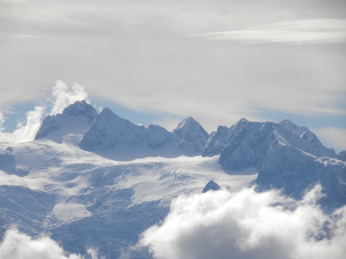 HD snow mountain desktop background picture