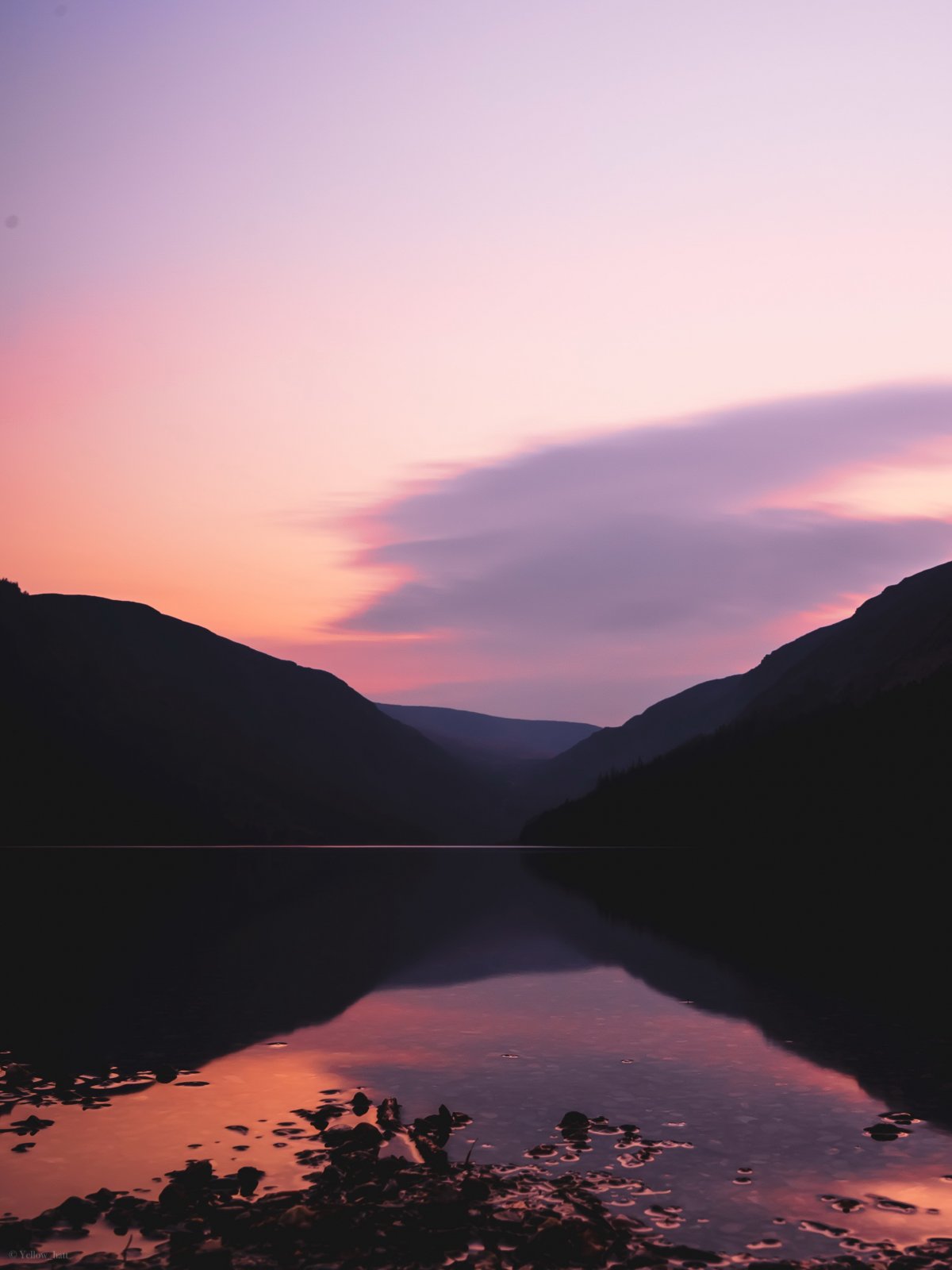 Beautiful purple lake scenery picture