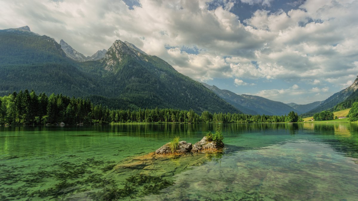 Green mountain lake scenery picture