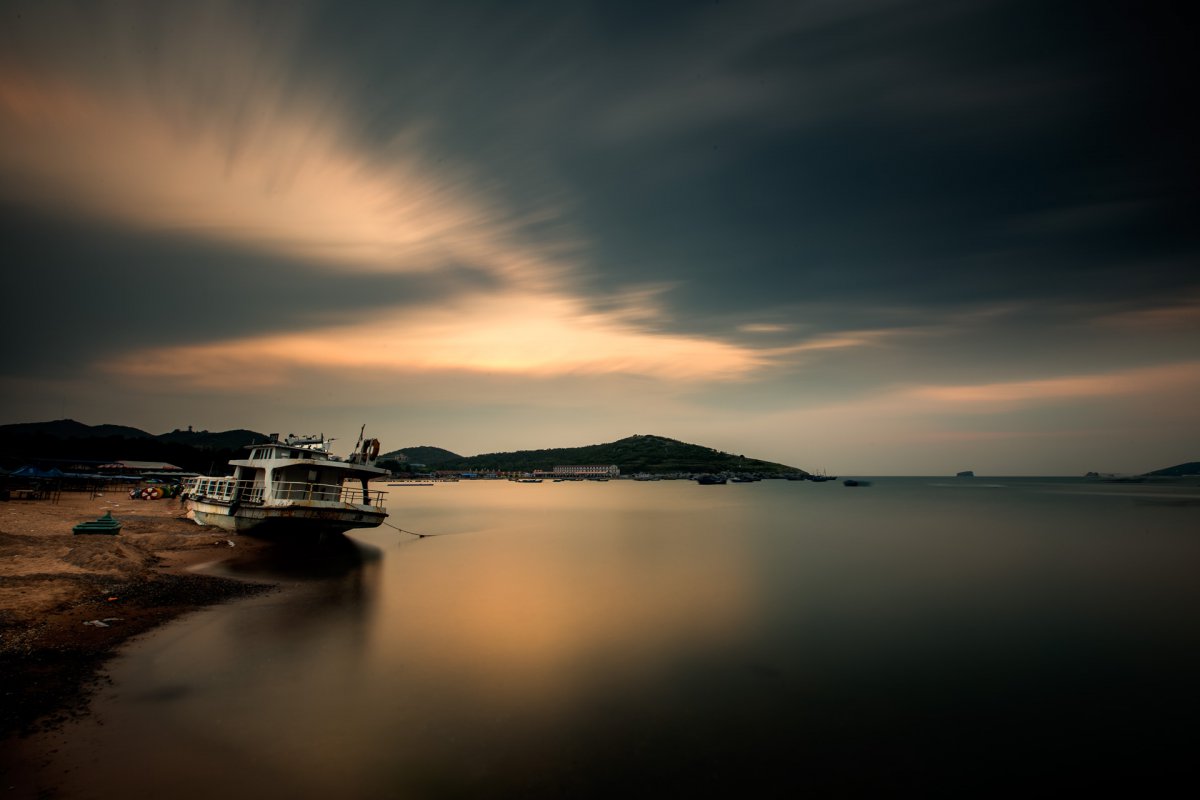 Tranquil bay scenery pictures