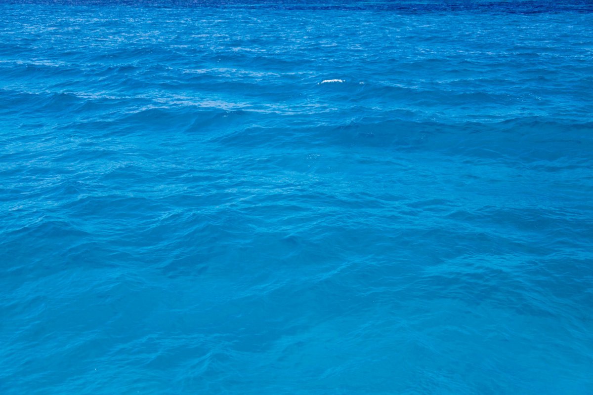 clear sea water pictures