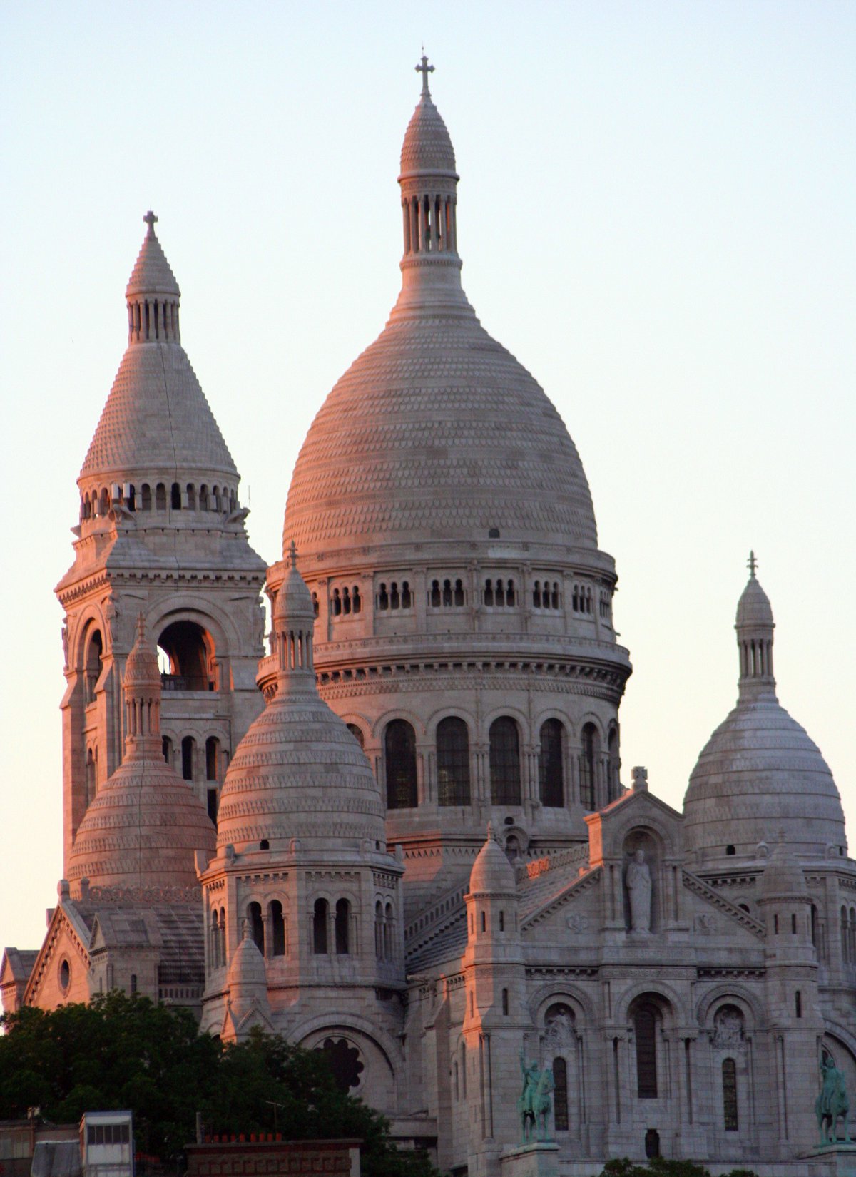Pictures of the French Sacré-Coeur Cathedral with unique architectural style