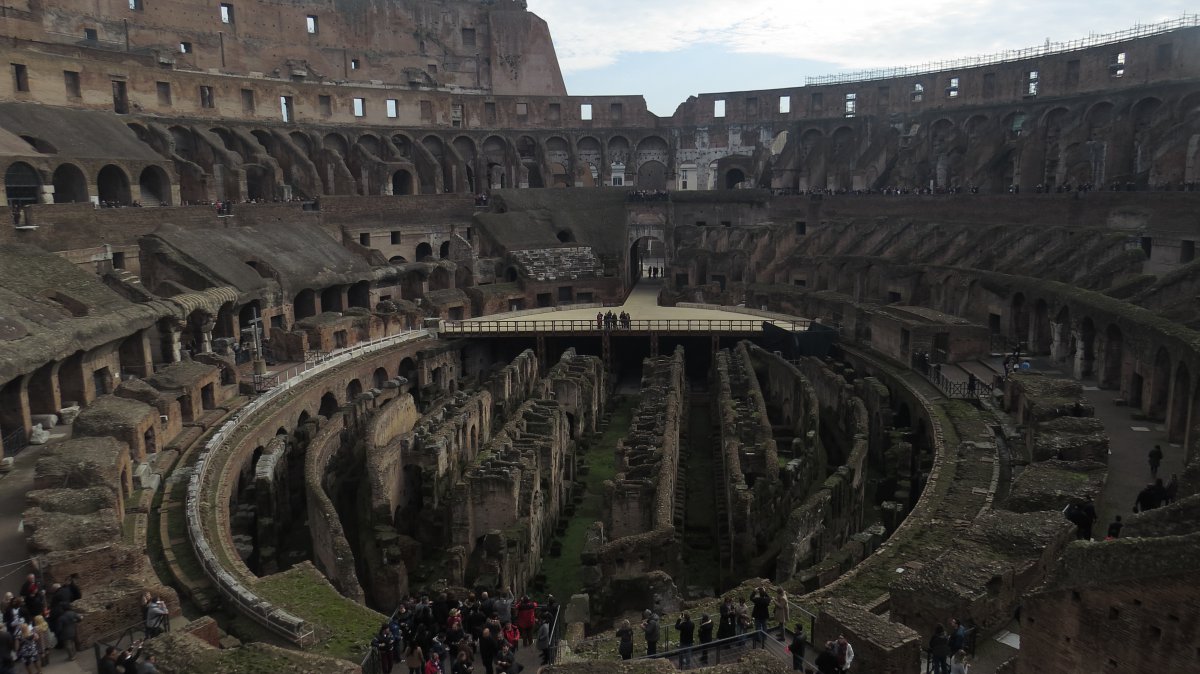 Interior scenery pictures of the Colosseum