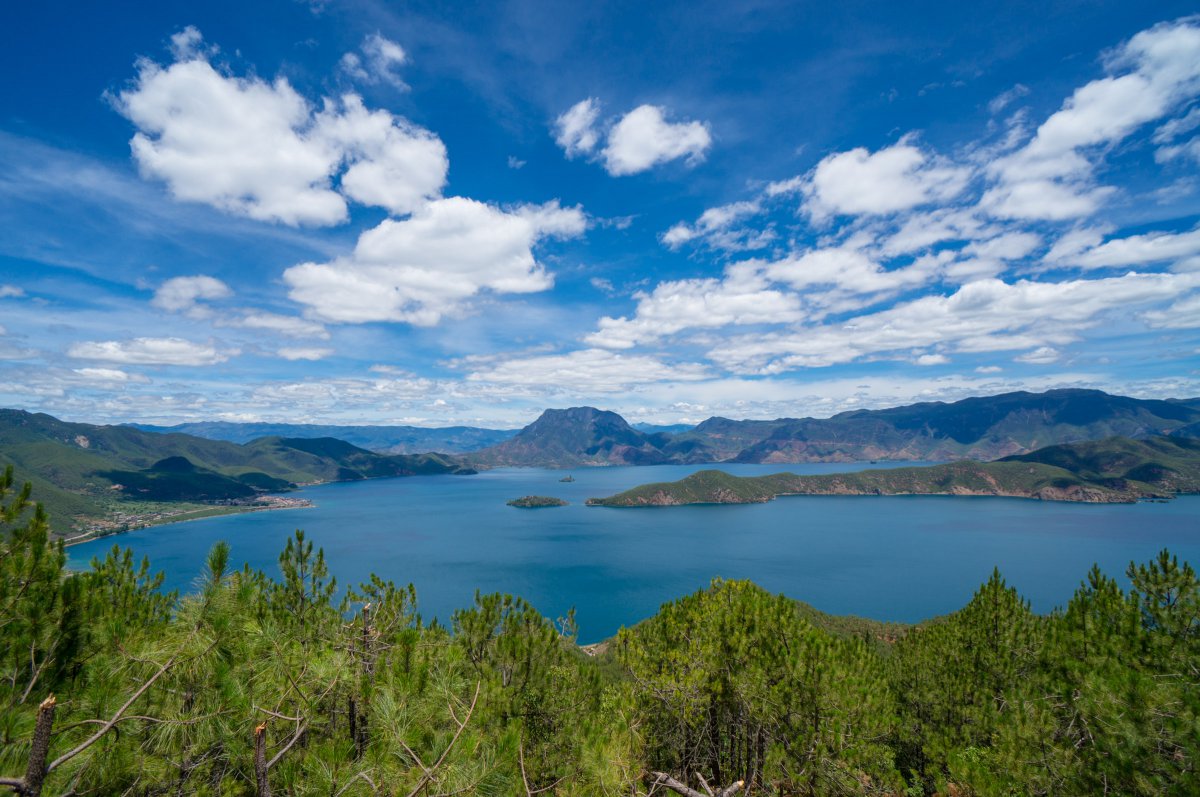 Scenic pictures of Lige Peninsula in Lugu Lake