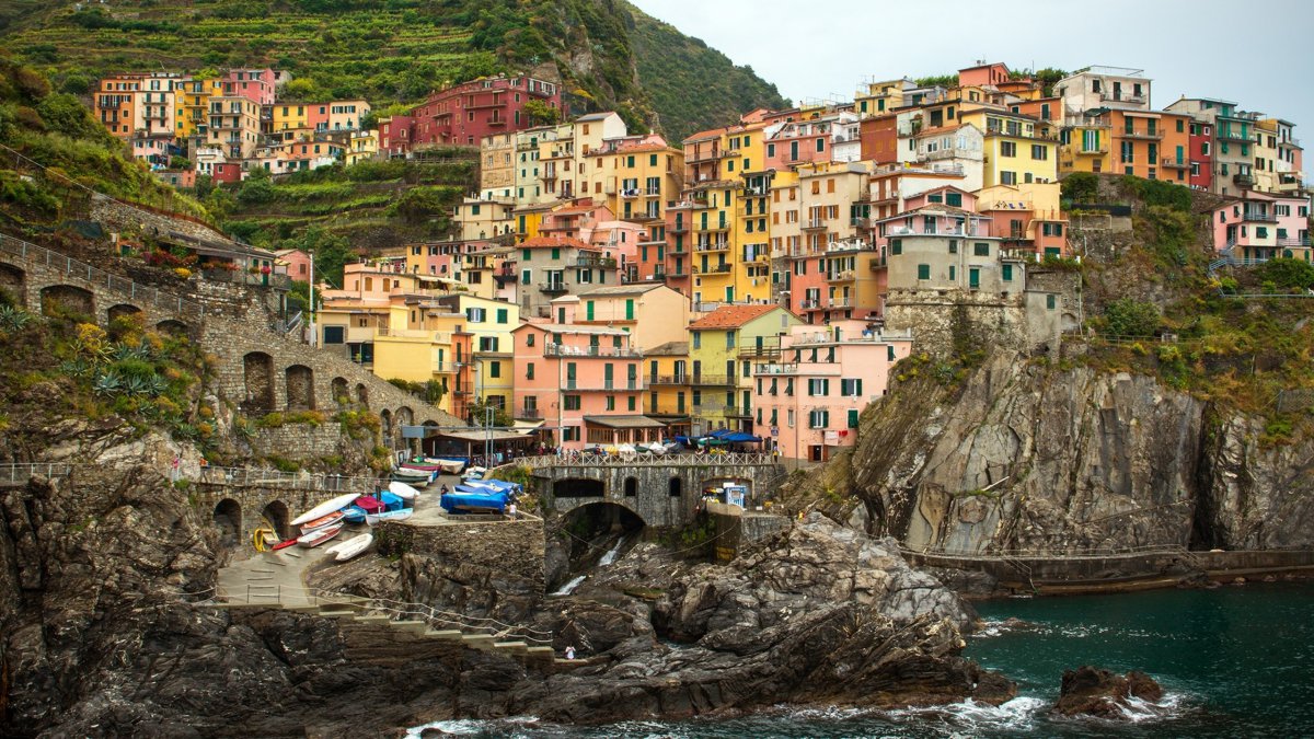 Cinque Terre town scenery pictures in Italy