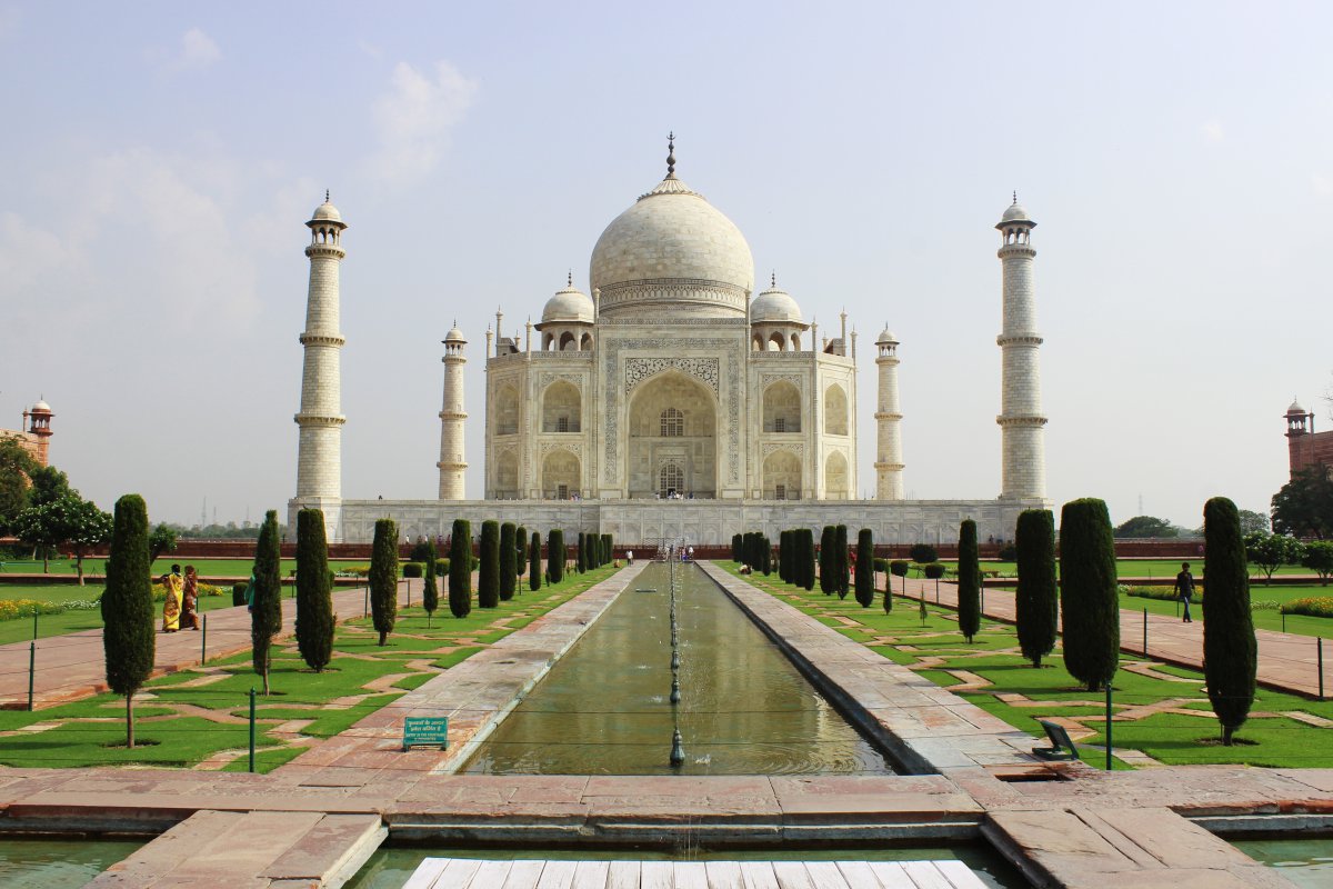 Pictures of Taj Mahal, one of the seven wonders of the world