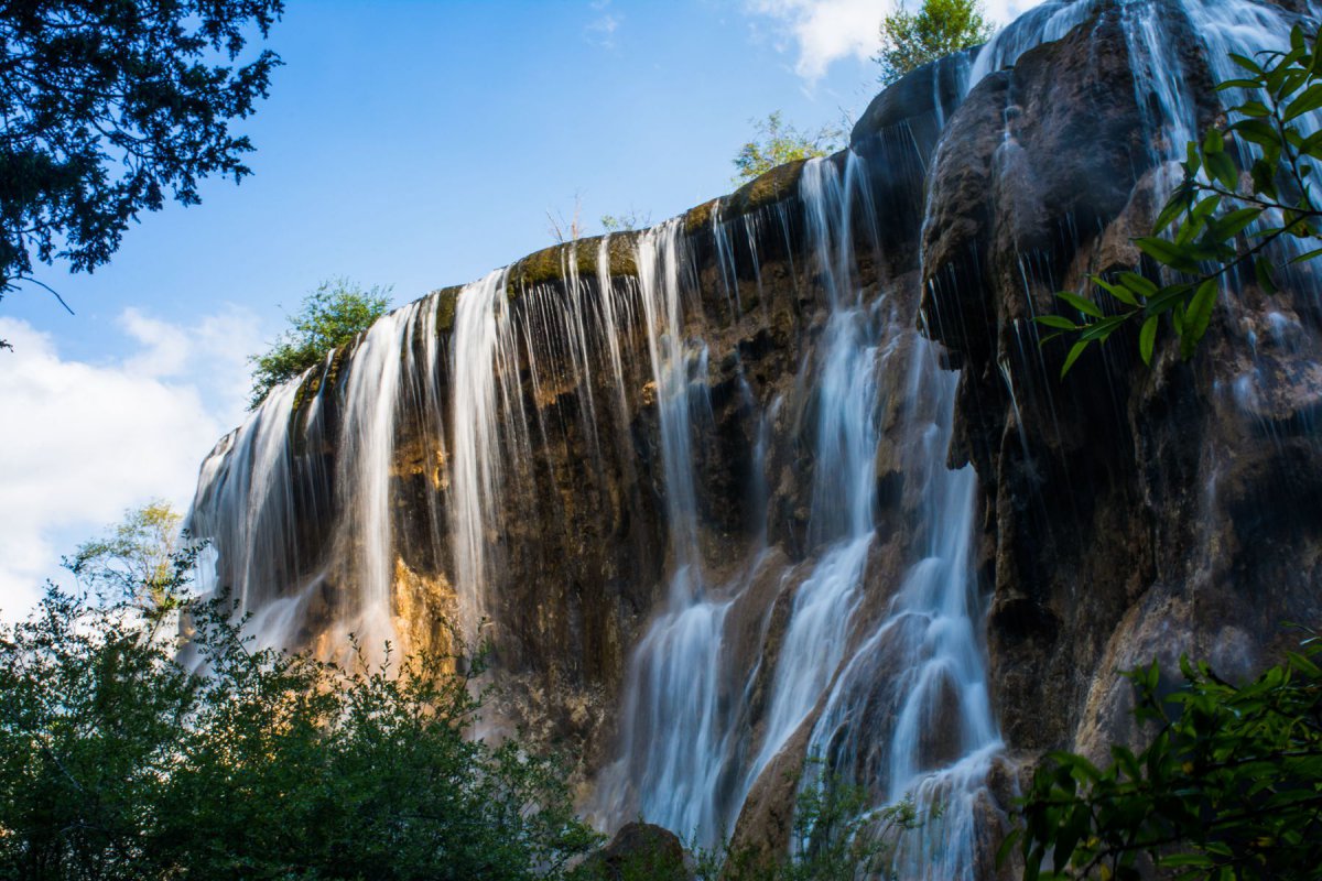 Pictures of Pearl Beach Waterfall in Jiuzhaigou, Sichuan