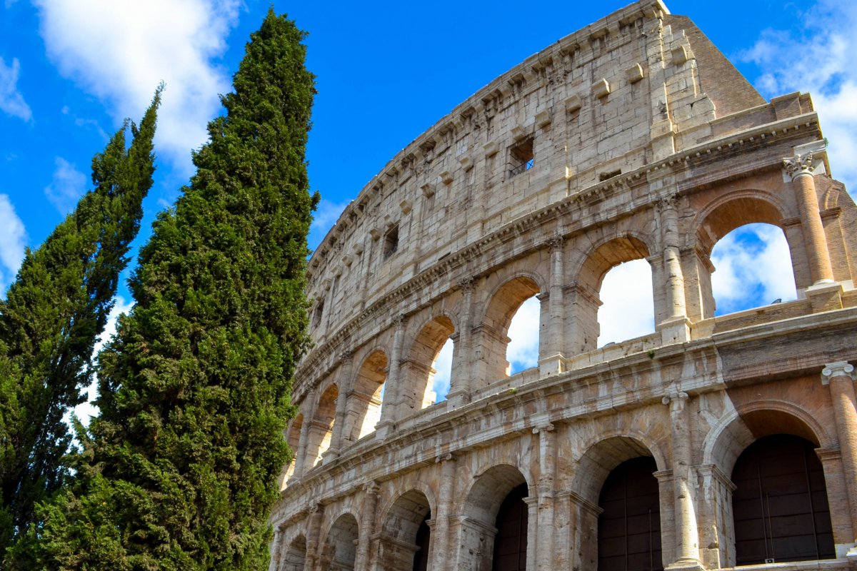 Pictures of ancient Roman Colosseum ruins