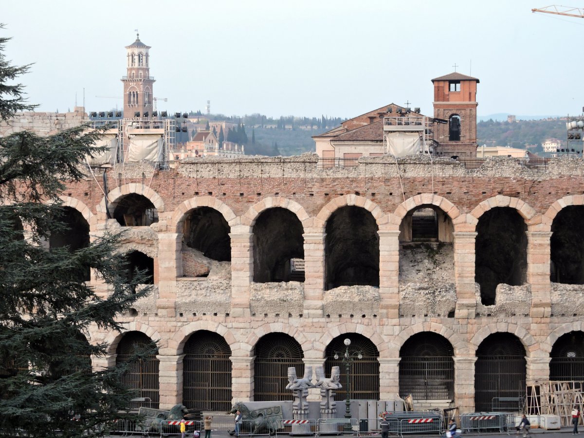Verona, Italy architectural landscape pictures
