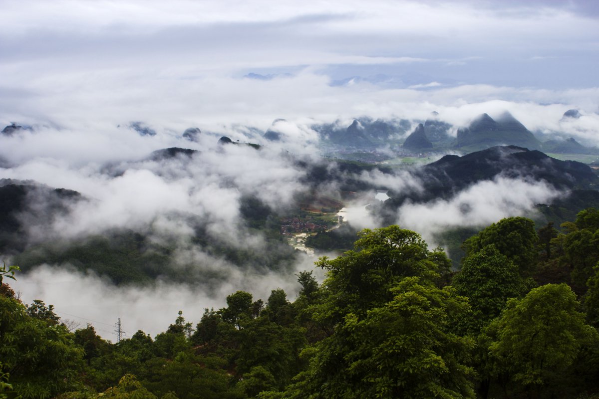 Scenery pictures of Dongtan Ridge in Zhaoping, Guangxi