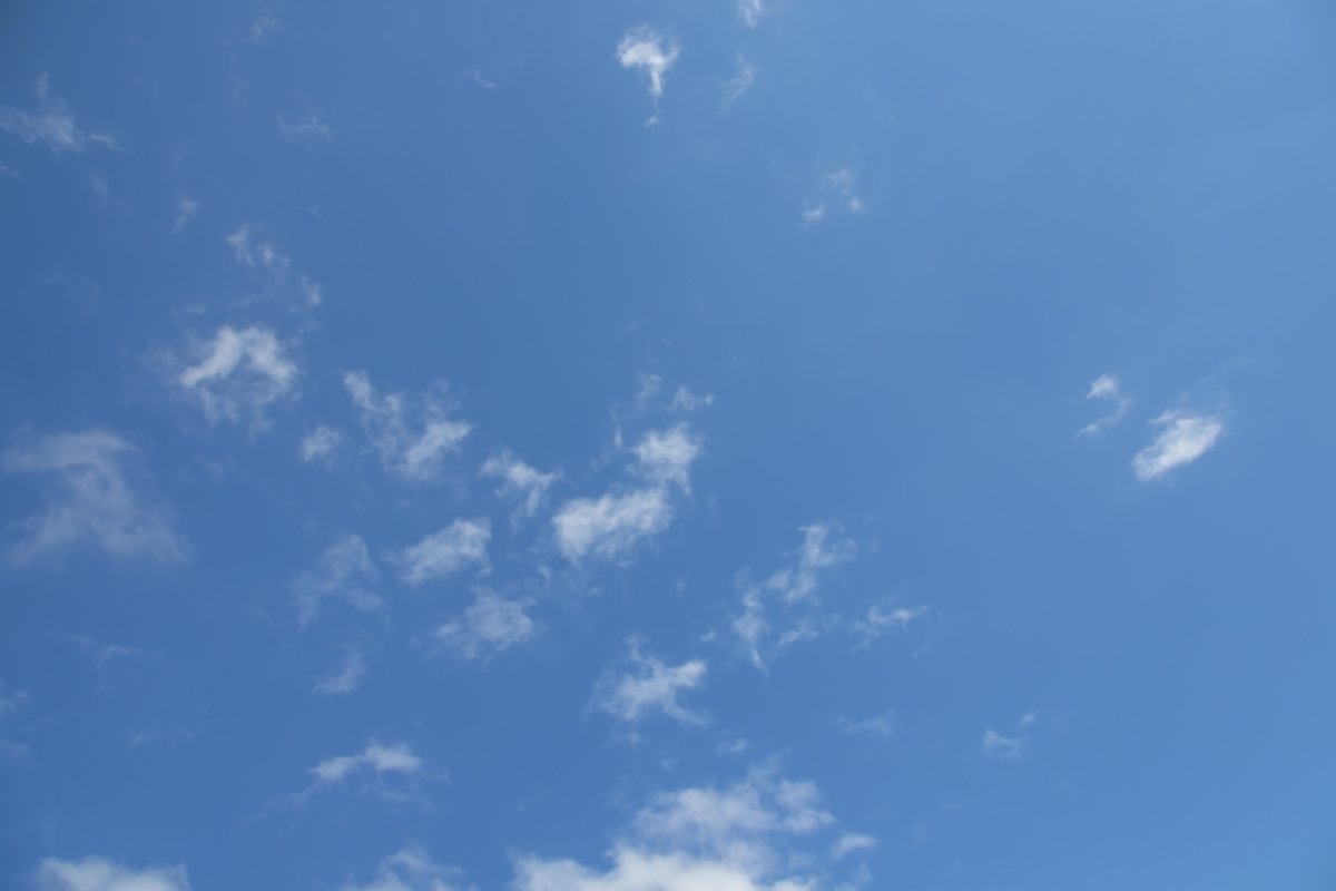 Pictures of white clouds in the blue sky
