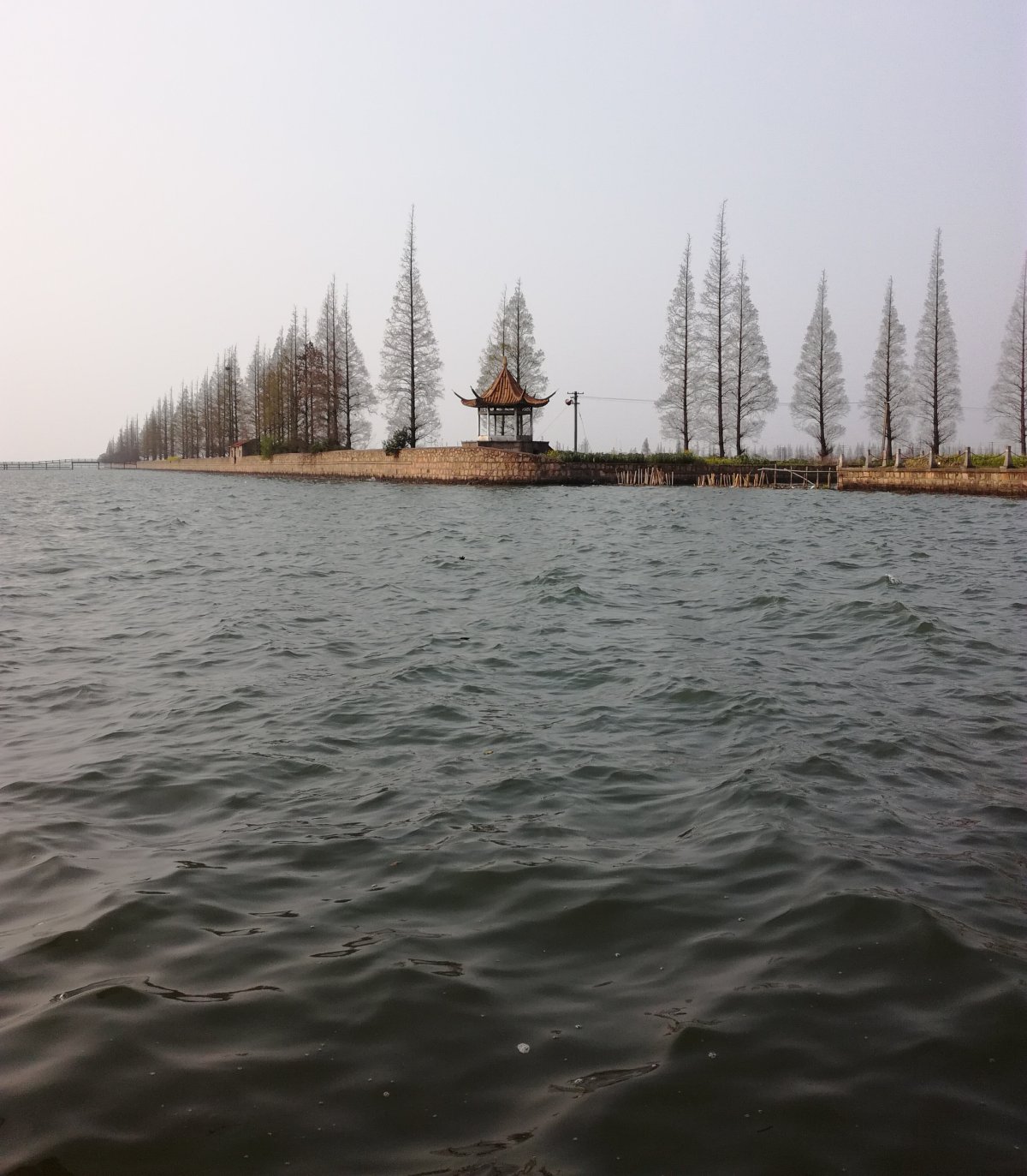 Pictures of calm Dianshan Lake