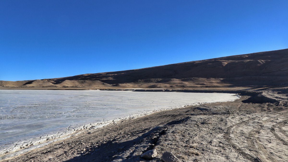Tibet Winter Maiden Lake Pumu Yongcuo scenery picture
