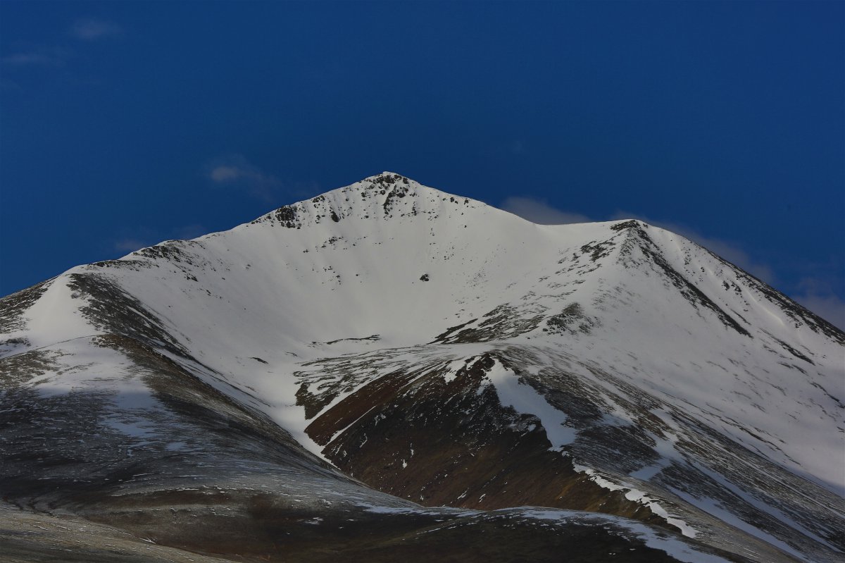 Scenery pictures of Nyenqentanglha Mountain in Tibet