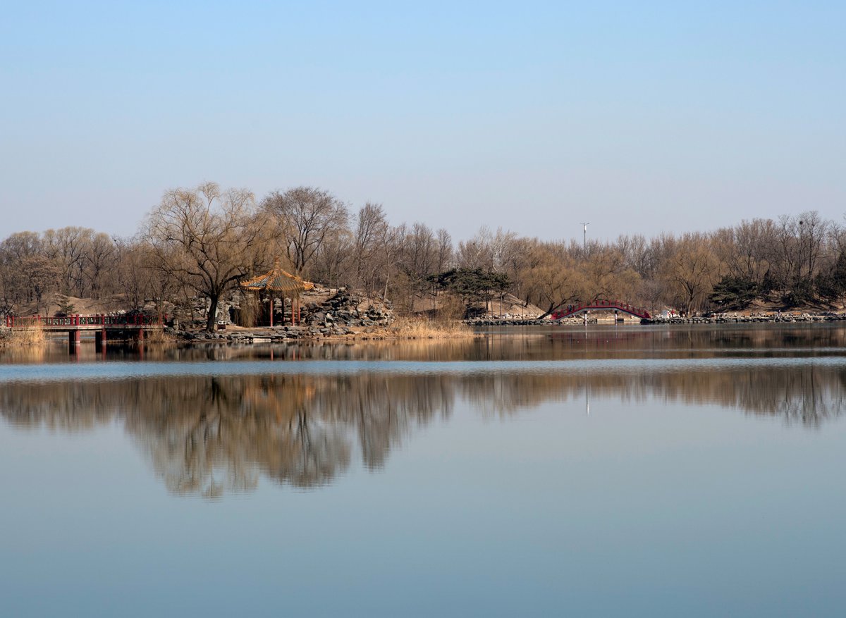 Beijing Old Summer Palace Fuhai scenery pictures