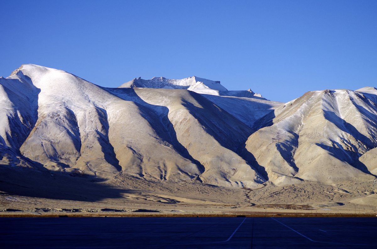 Tibet mountain scenery pictures
