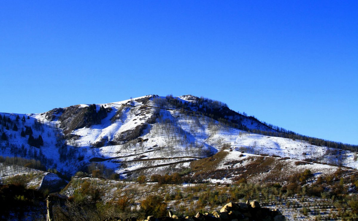 Scenery pictures of Qitai Snow Mountain in Changji, Xinjiang