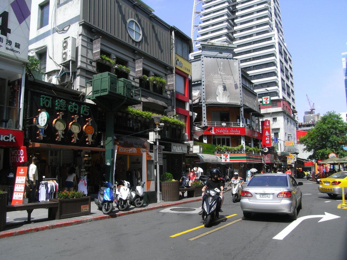 Pictures of bustling Taipei Ximending